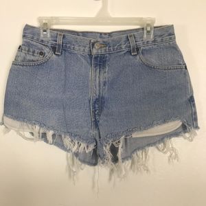 Levis distressed cut off short